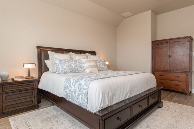 912 Meadow View Drive, Cleburne, TX 76033