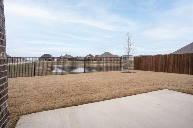 912 Meadow View Drive, Cleburne, TX 76033