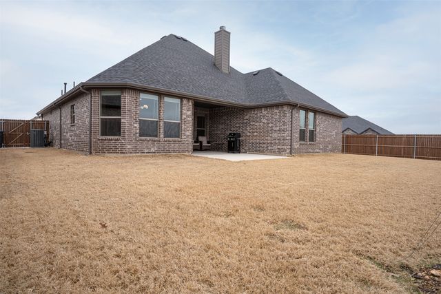 912 Meadow View Drive, Cleburne, TX 76033