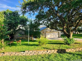 740 Deer Cross Ln, San Antonio, TX 78260