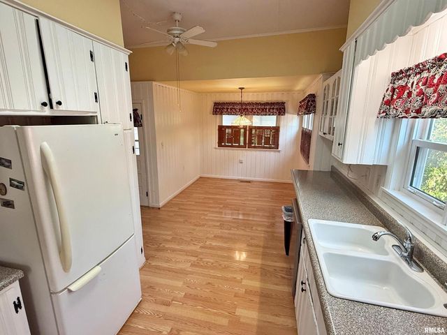 601 E 5TH Street, Metropolis, IL 62960