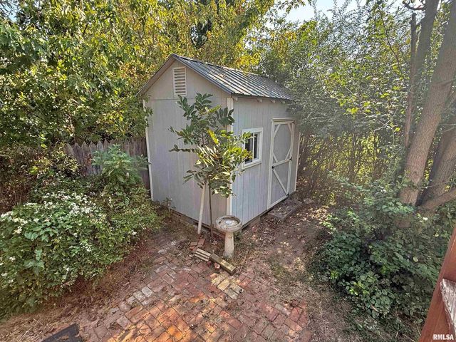 601 E 5TH Street, Metropolis, IL 62960