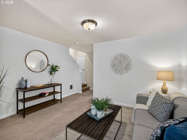 15690 Se VIVIAN Way, Happy Valley, OR 97086