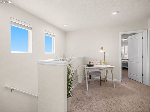 15690 Se VIVIAN Way, Happy Valley, OR 97086