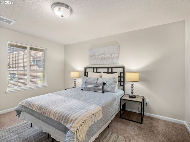 15690 Se VIVIAN Way, Happy Valley, OR 97086