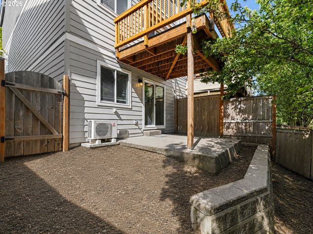 15690 Se VIVIAN Way, Happy Valley, OR 97086