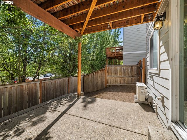 15690 Se VIVIAN Way, Happy Valley, OR 97086