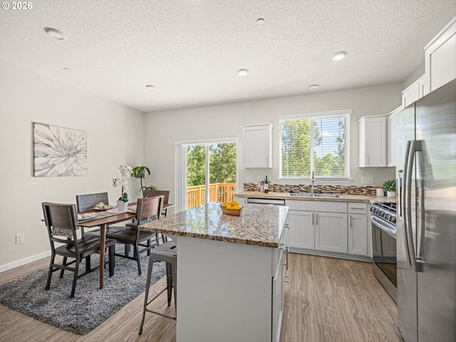 15690 Se VIVIAN Way, Happy Valley, OR 97086