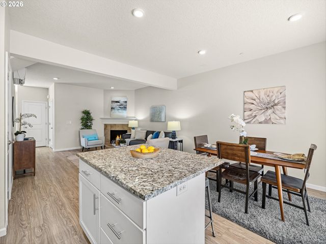 15690 Se VIVIAN Way, Happy Valley, OR 97086