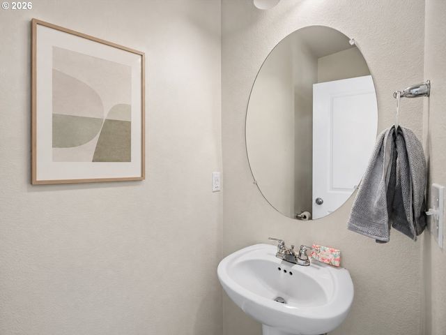 15690 Se VIVIAN Way, Happy Valley, OR 97086