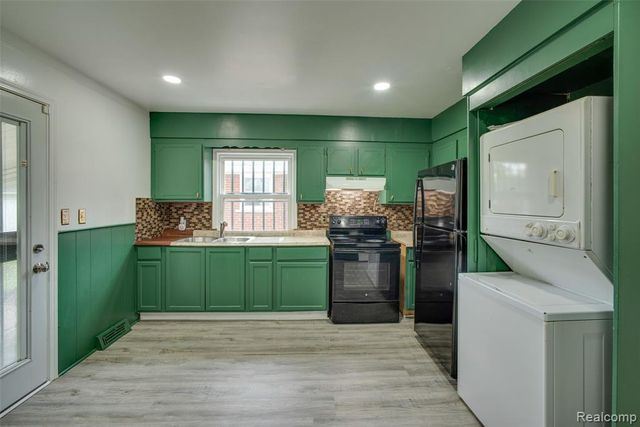 3149 Poplar Avenue, Warren, MI 48091