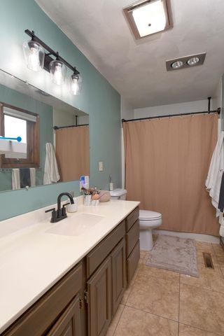 606 10th Avenue, Ackley, IA 50601