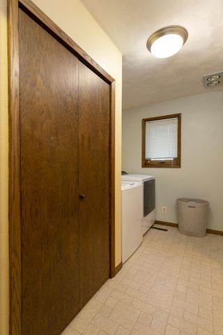 606 10th Avenue, Ackley, IA 50601