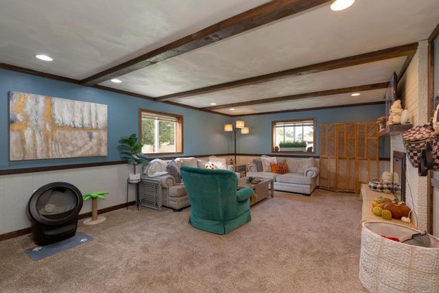 606 10th Avenue, Ackley, IA 50601