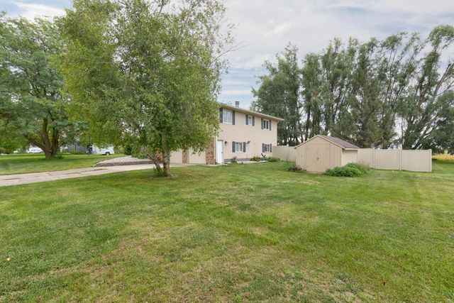 606 10th Avenue, Ackley, IA 50601
