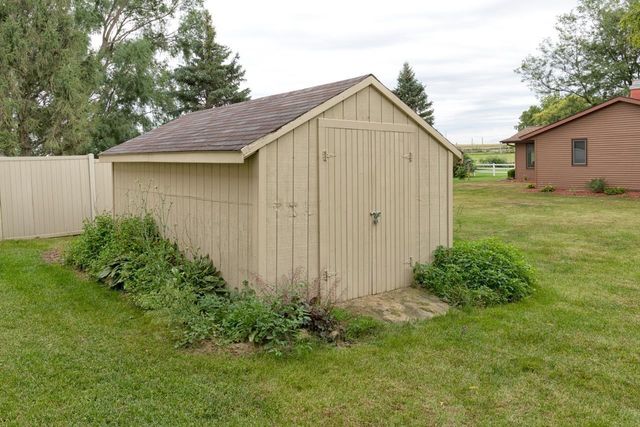 606 10th Avenue, Ackley, IA 50601