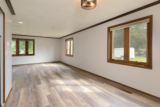 606 10th Avenue, Ackley, IA 50601
