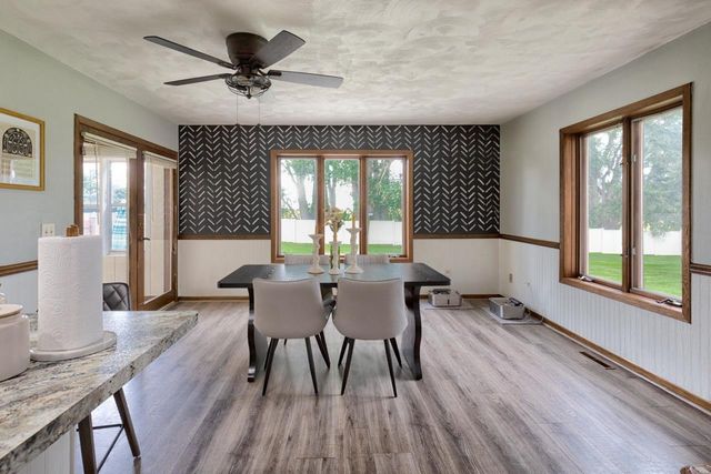 606 10th Avenue, Ackley, IA 50601