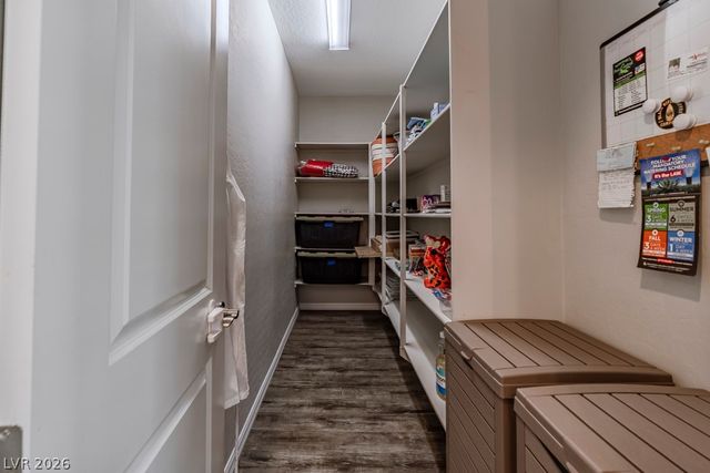 9966 Shadow Landing Avenue, Las Vegas, NV 89166