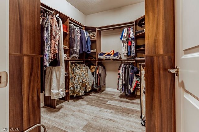 9966 Shadow Landing Avenue, Las Vegas, NV 89166