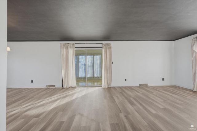 2062 Tecumseh Road, Manhattan, KS 66502