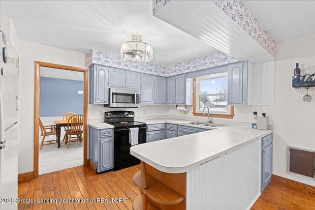 1218 Pine Street, Grand Ledge, MI 48837