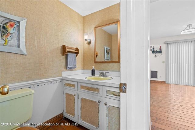 1218 Pine Street, Grand Ledge, MI 48837