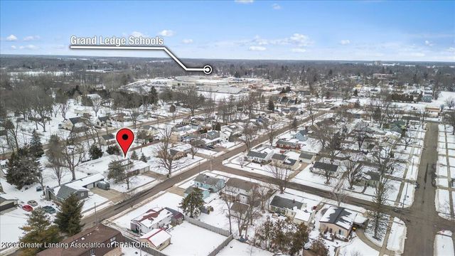 1218 Pine Street, Grand Ledge, MI 48837