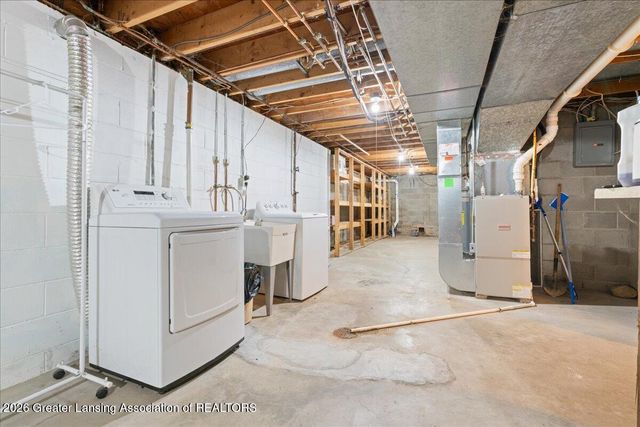 1218 Pine Street, Grand Ledge, MI 48837