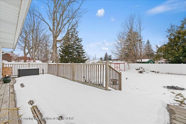 1218 Pine Street, Grand Ledge, MI 48837