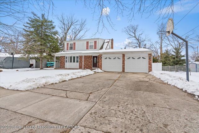 1218 Pine Street, Grand Ledge, MI 48837