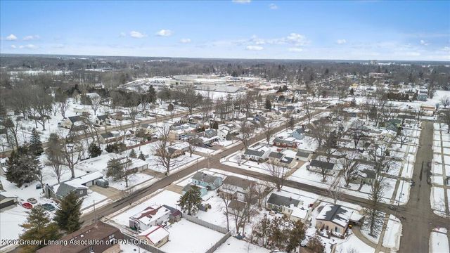 1218 Pine Street, Grand Ledge, MI 48837