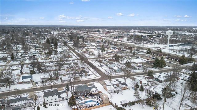 1218 Pine Street, Grand Ledge, MI 48837