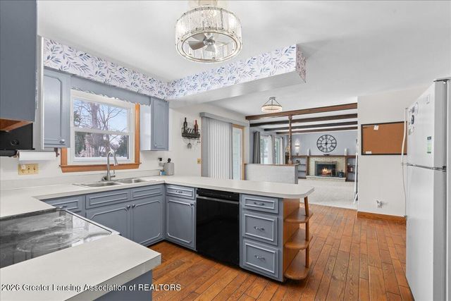 1218 Pine Street, Grand Ledge, MI 48837