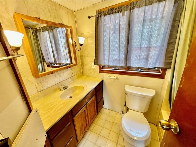 670 Park St, California, PA 15419