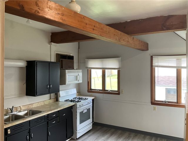 670 Park St, California, PA 15419