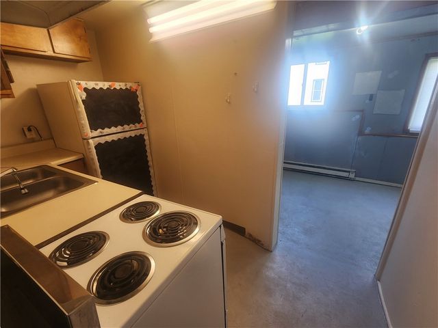 670 Park St, California, PA 15419