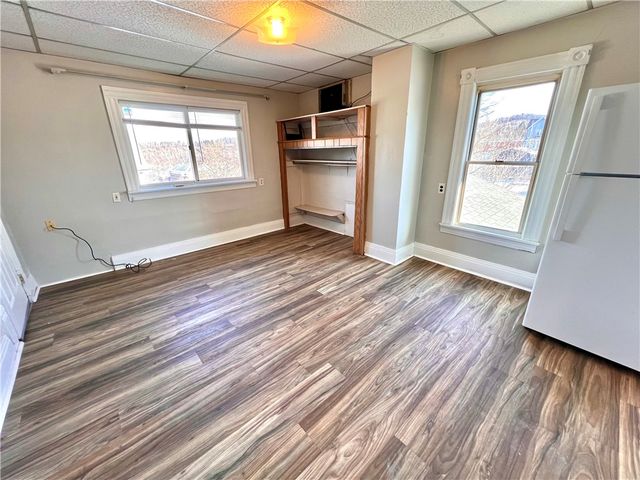 670 Park St, California, PA 15419
