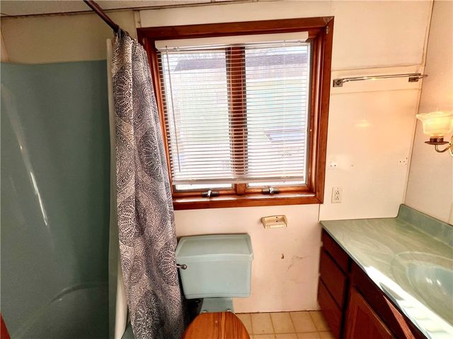 670 Park St, California, PA 15419