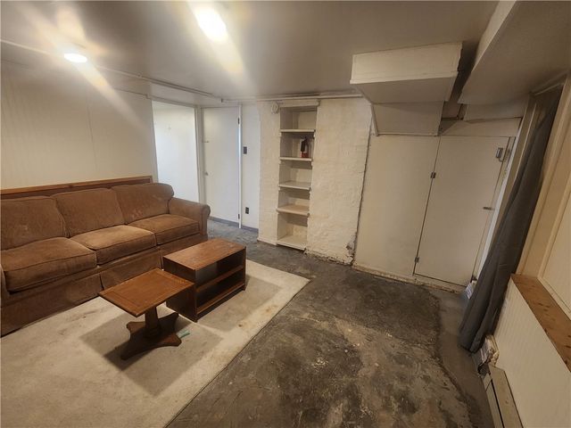 670 Park St, California, PA 15419