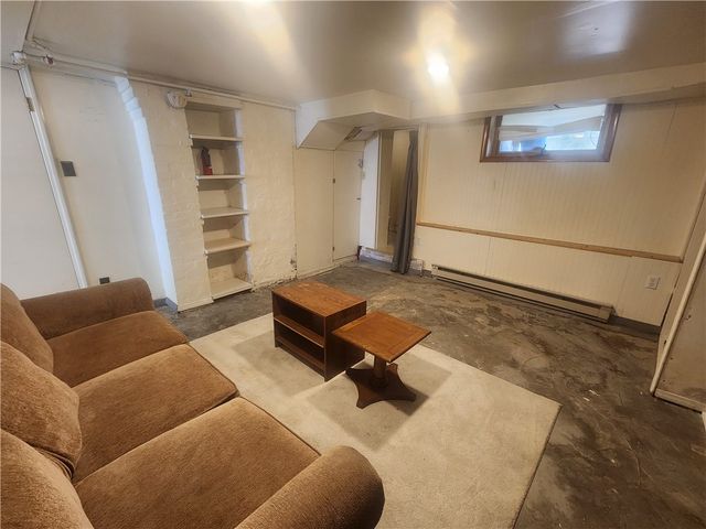 670 Park St, California, PA 15419