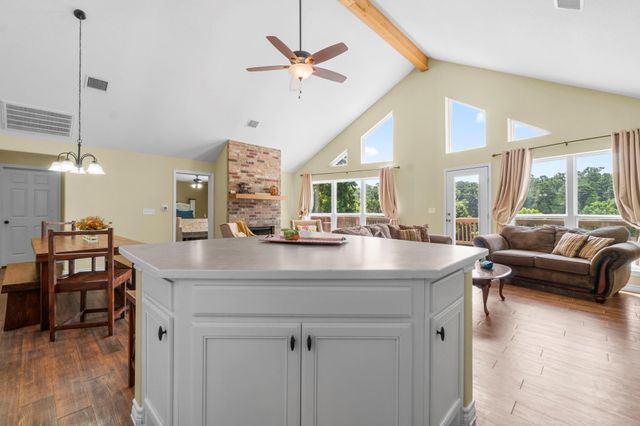 480 Caney Creek Drive, Livingston, TX 77351