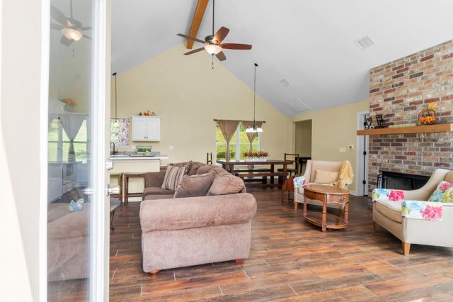 480 Caney Creek Drive, Livingston, TX 77351