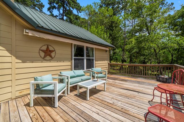 480 Caney Creek Drive, Livingston, TX 77351
