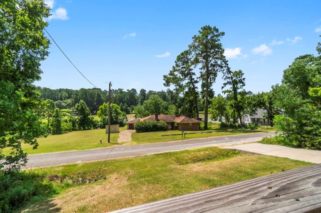 480 Caney Creek Drive, Livingston, TX 77351