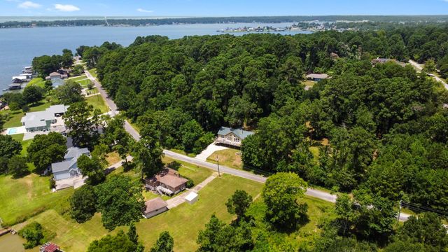 480 Caney Creek Drive, Livingston, TX 77351