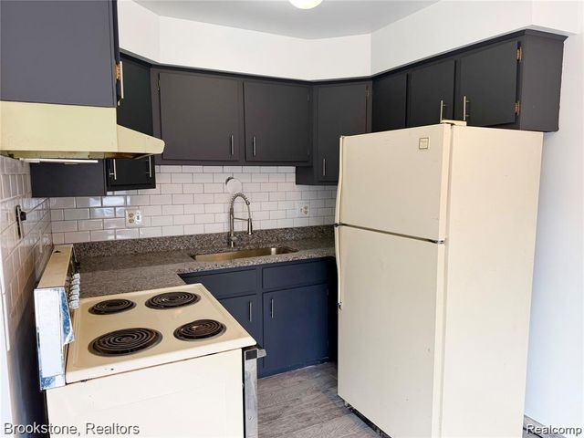 8401 18 Mile Road 196, Sterling Heights, MI 48313