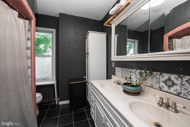 87 NUTT RD, Phoenixville, PA 19460