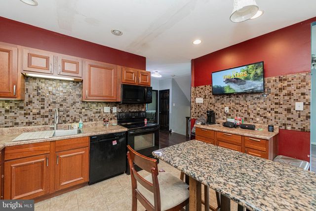 87 NUTT RD, Phoenixville, PA 19460