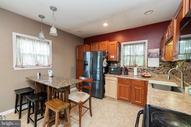 87 NUTT RD, Phoenixville, PA 19460